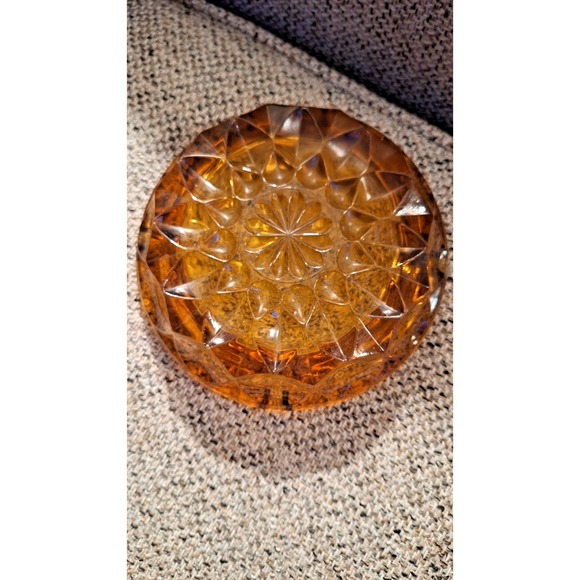 Vintage Round Amber Cut Glass Ashtray Cigarette or Trinket Dish 6-1/8" D - Picture 4 of 5